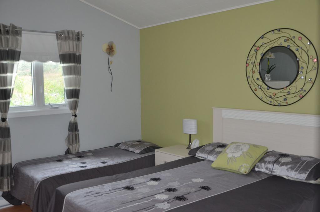 Gîte Pétales de Rose Cap-des-Rosiers Habitación foto