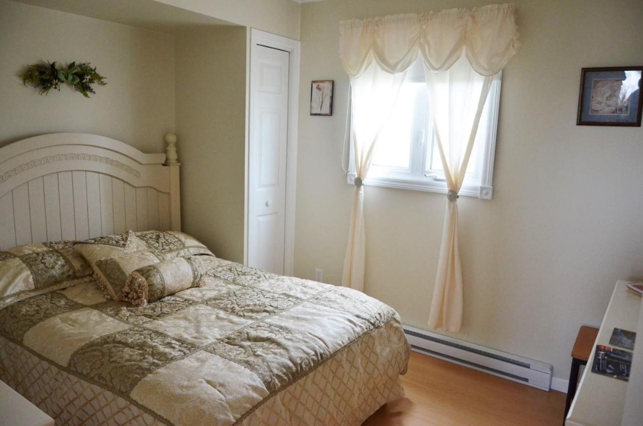 Gîte Pétales de Rose Cap-des-Rosiers Habitación foto